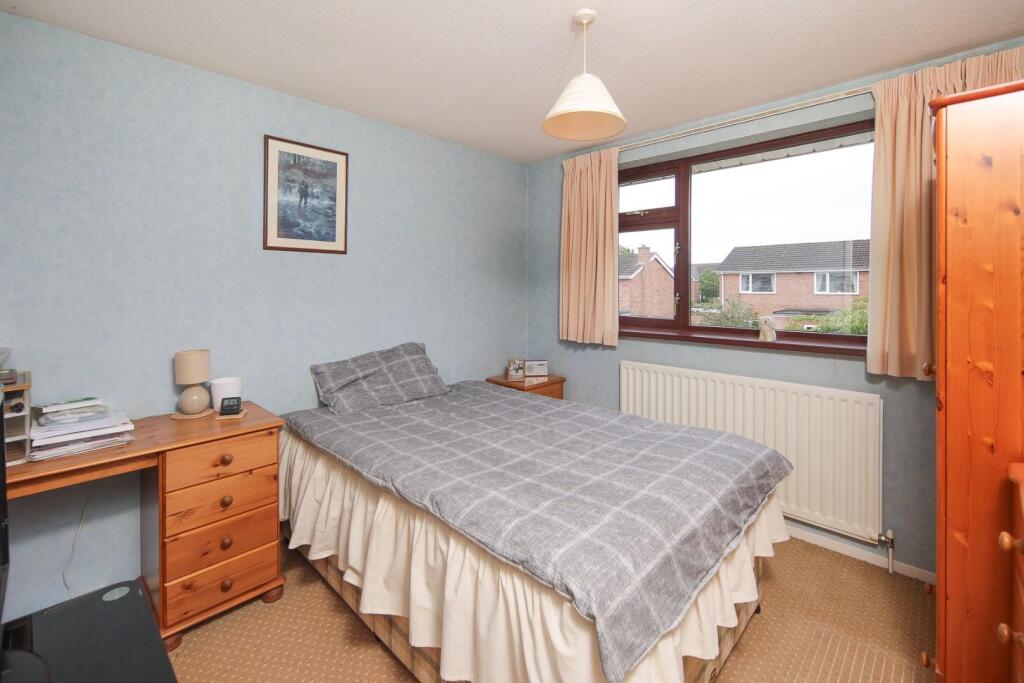 4 Brunel Close Cv31-11.jpg