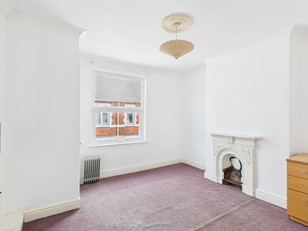 CAM02313G0-PR0089-STILL008