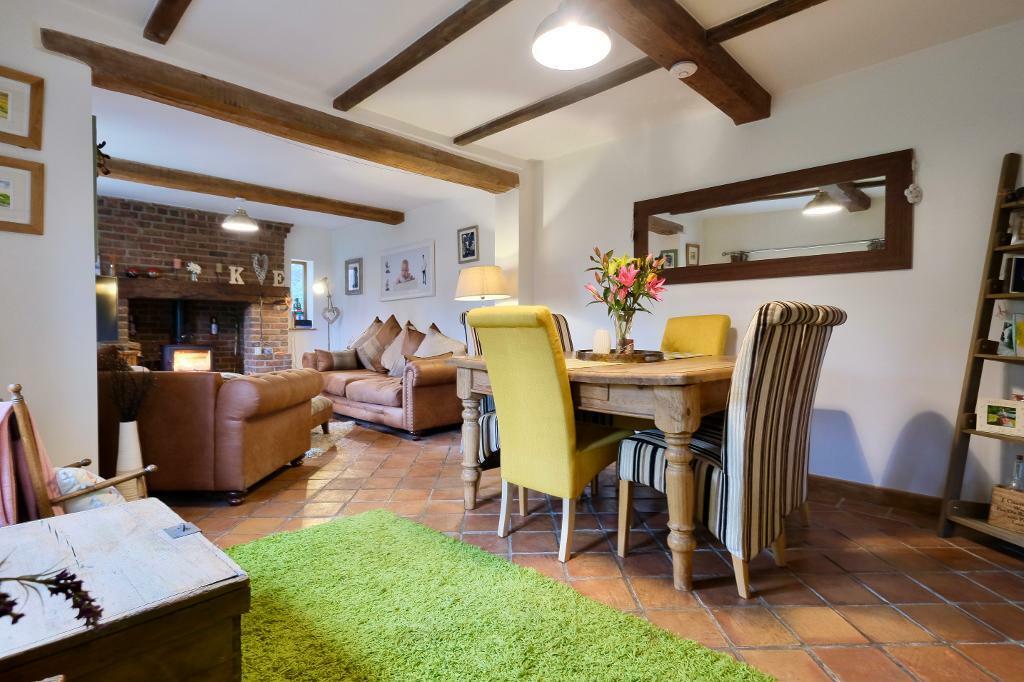 Double sitting room with dining