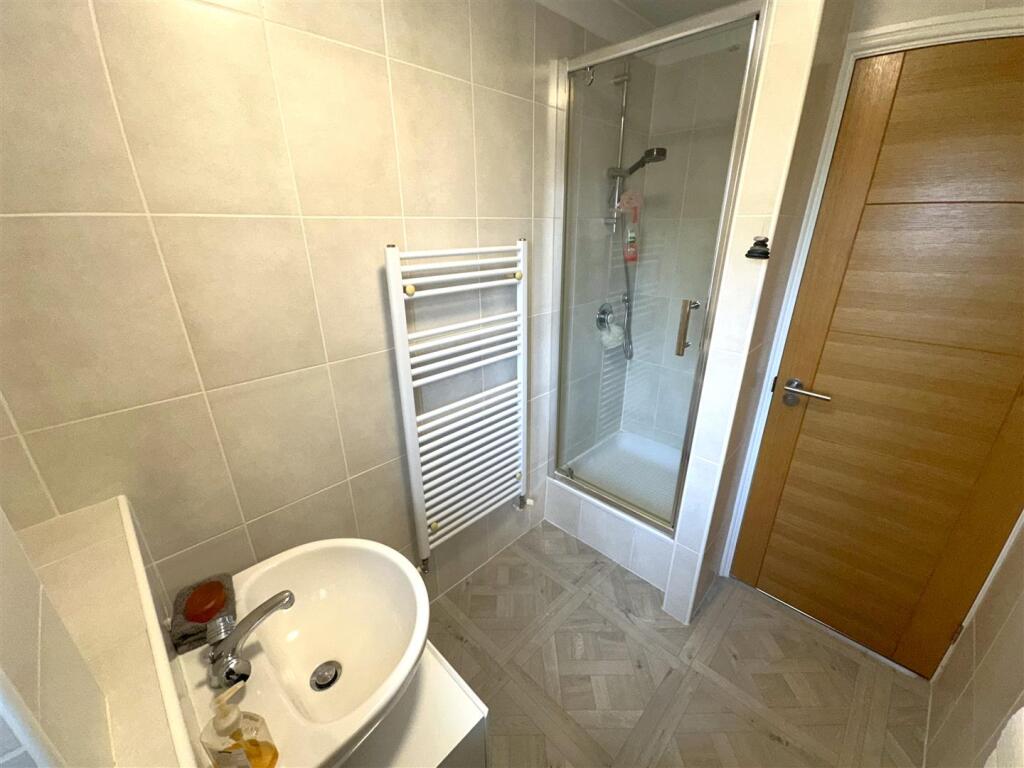 En-Suite Shower Room 097