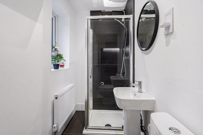 En-Suite 6