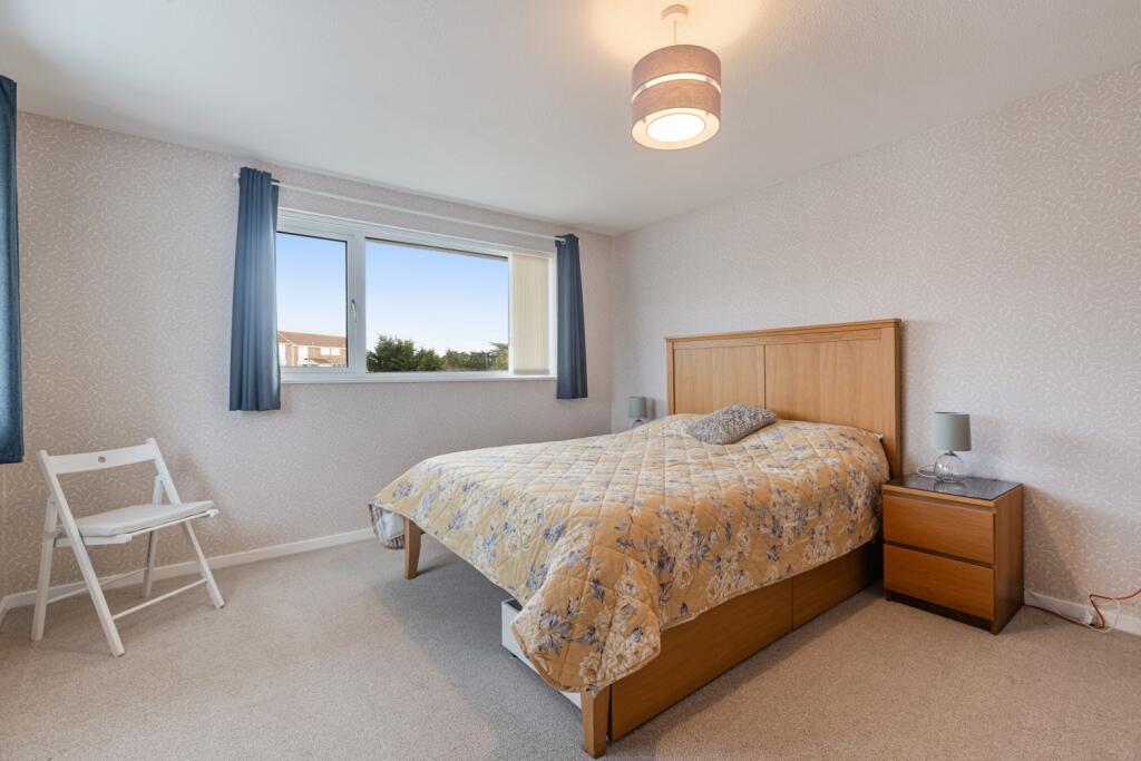 A12 - 1A Silverbridge Close Paignton - 250113