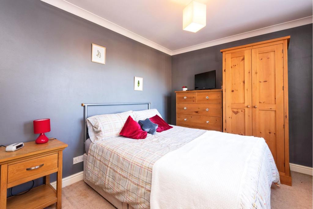 Bedroom Four / Study