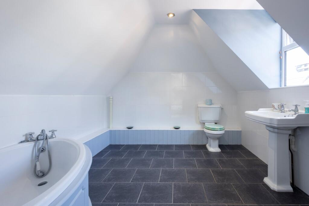 En-Suite Bathroom