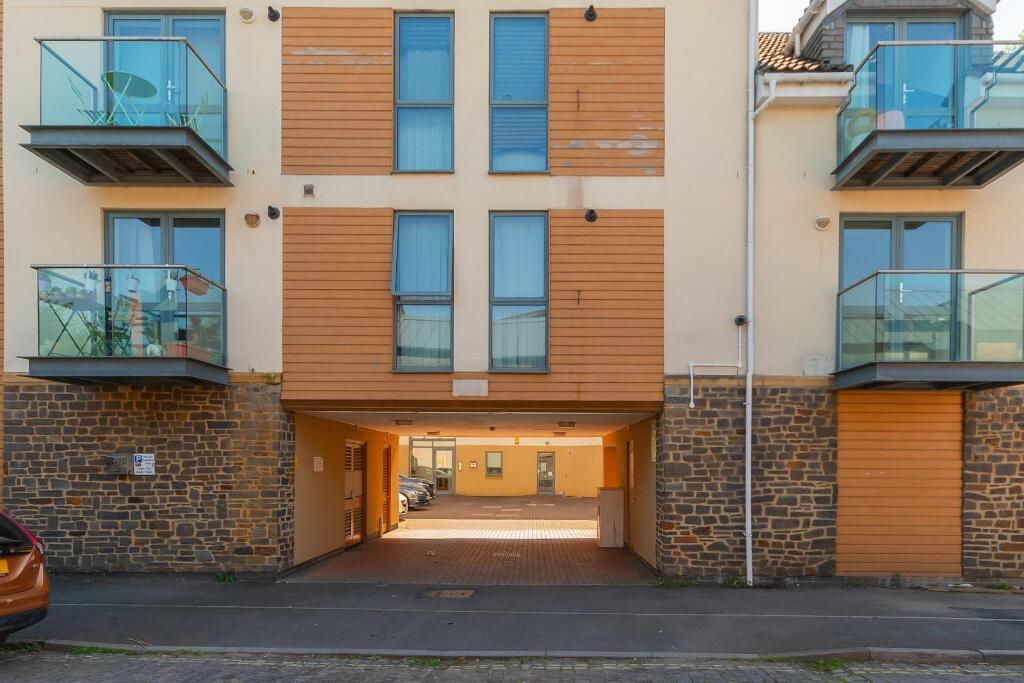 0C6SBV - External D.jpg