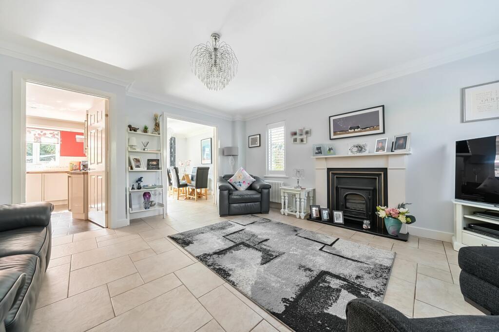 Living Room (2)