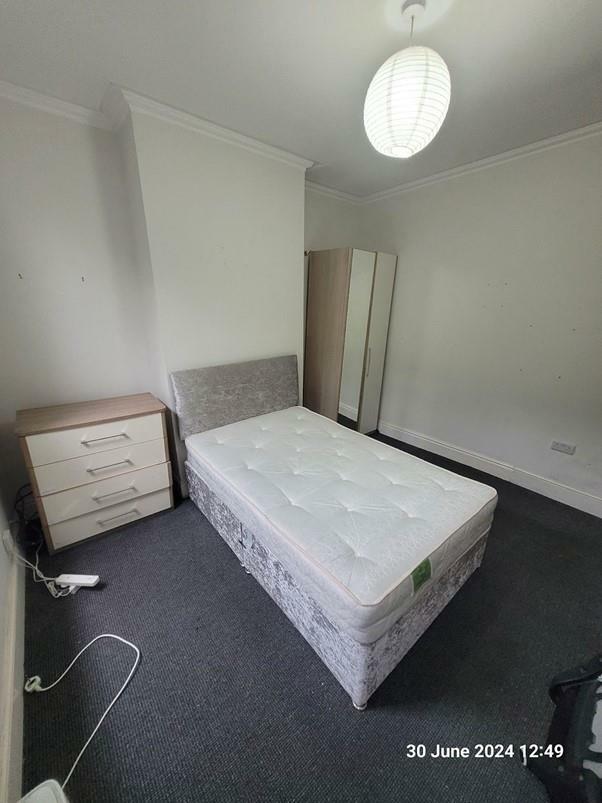 bedroom2.jpg