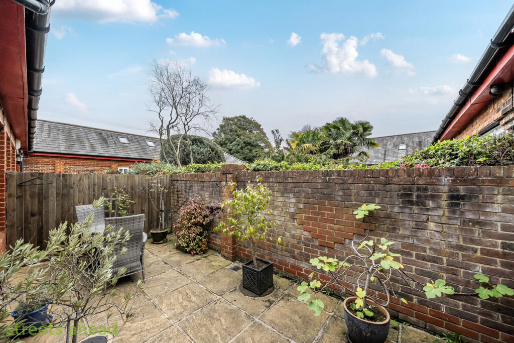 8a9d7a76-b990-45a...