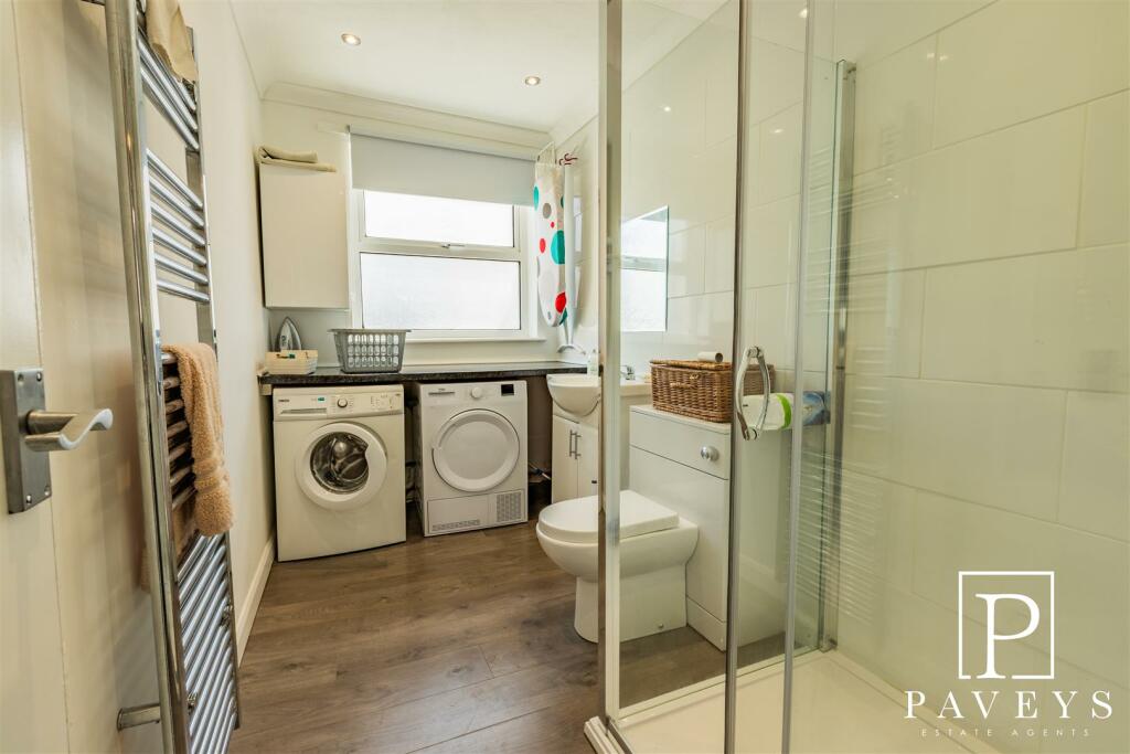 UTILITY//SHOWER ROOM