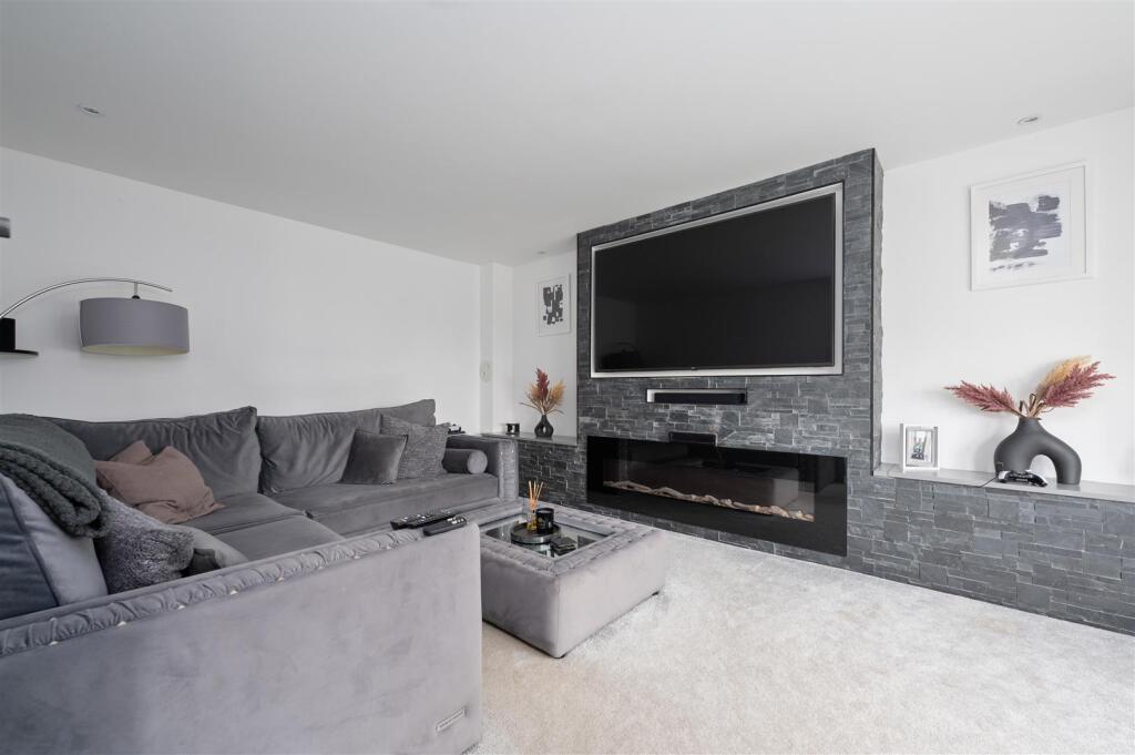 2MiddlebankCrescent007.JPG