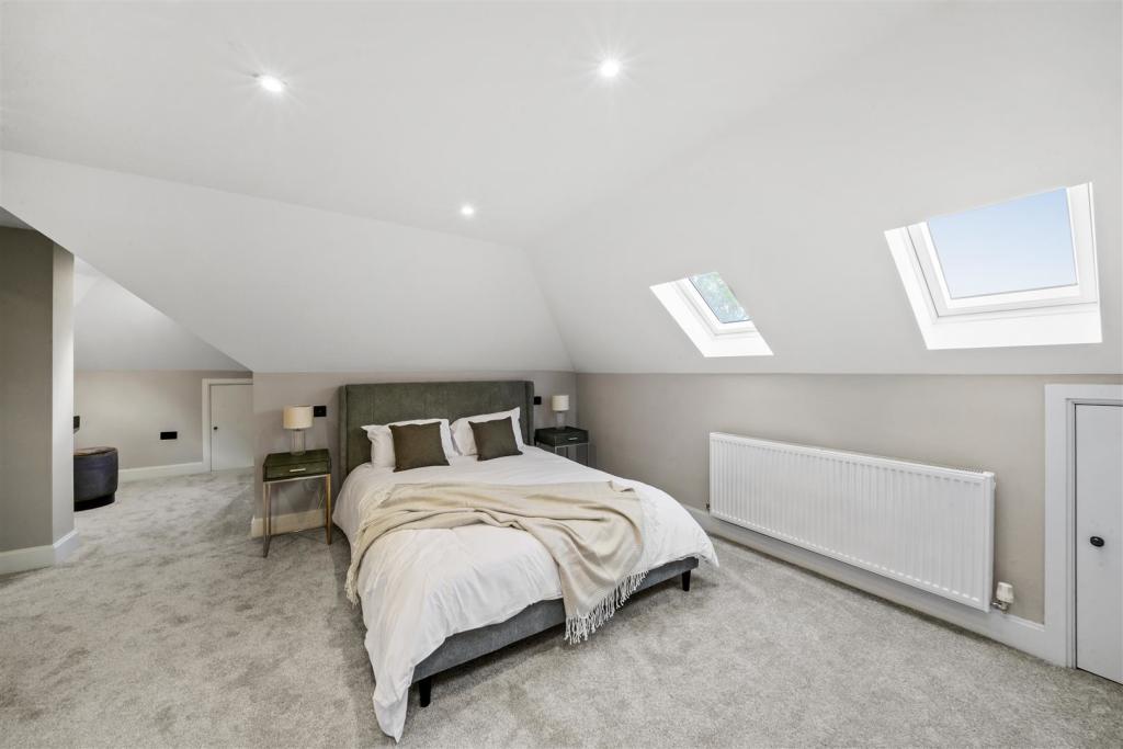 Bed 1.2.jpg