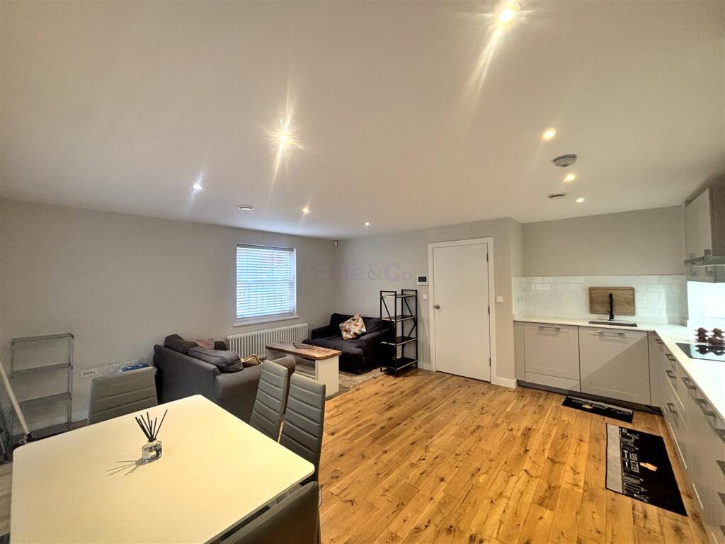 Lounge/Diner/Kitchen