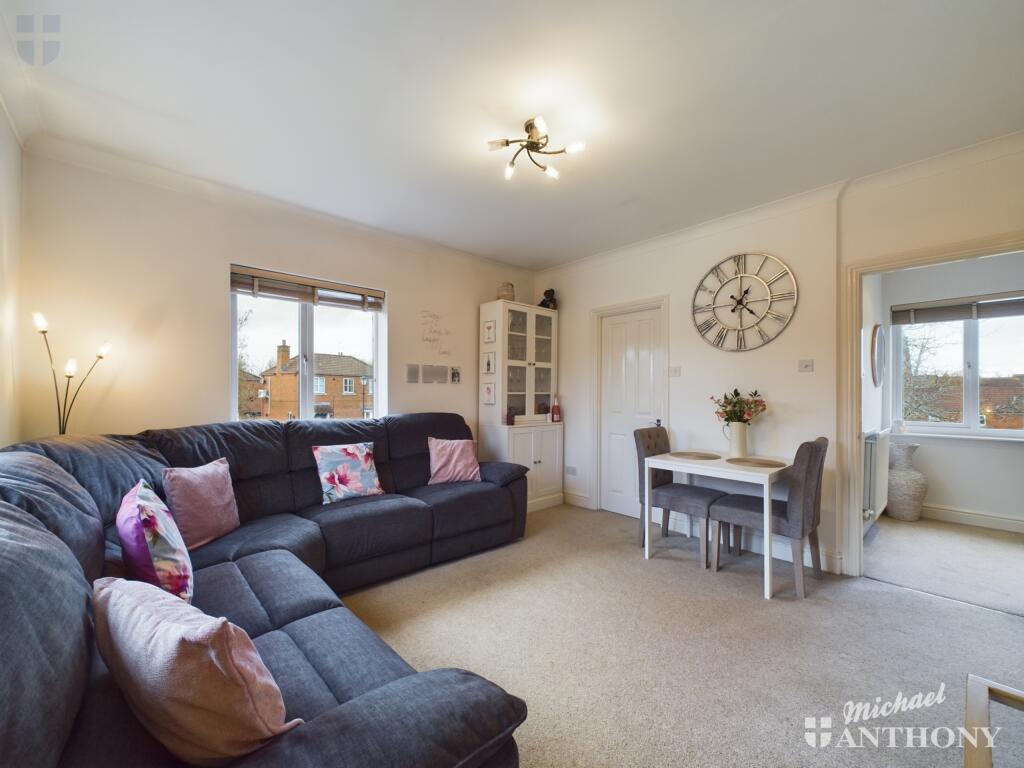 CAM03218G0-PR0451-STILL013