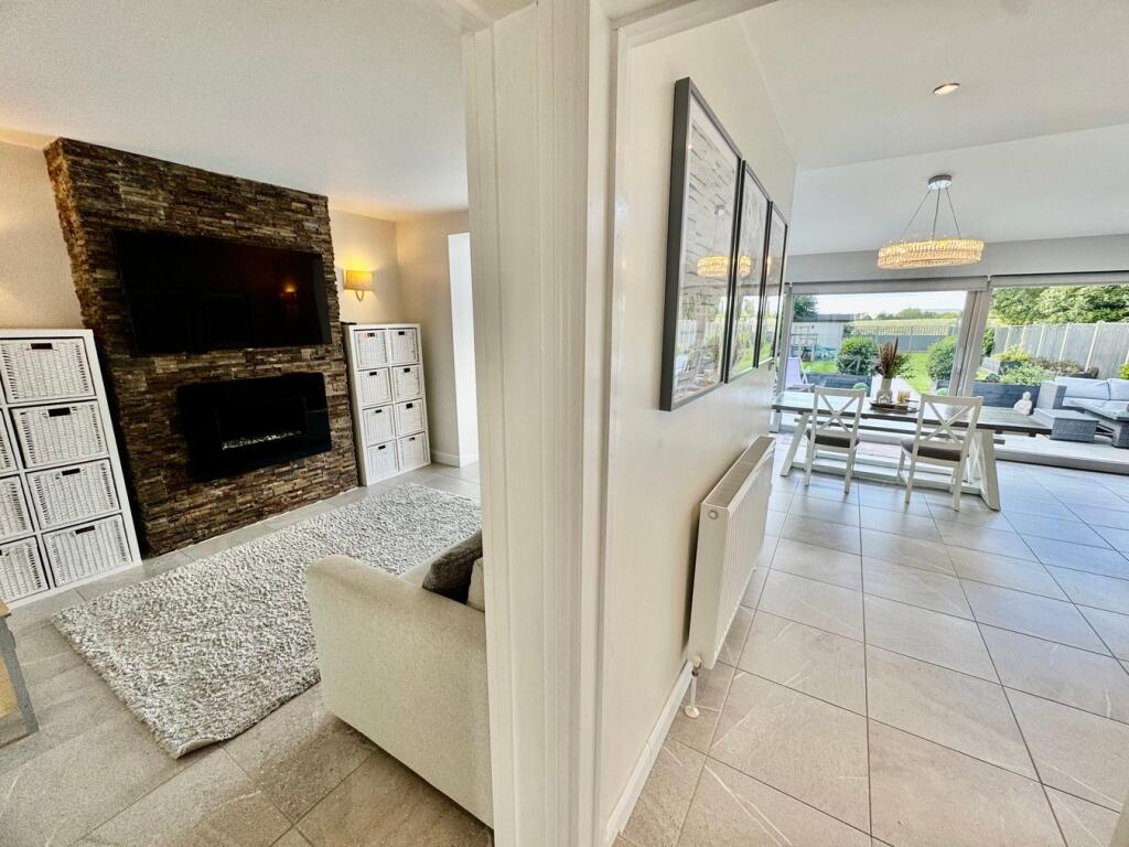 Snug / Kitchen 