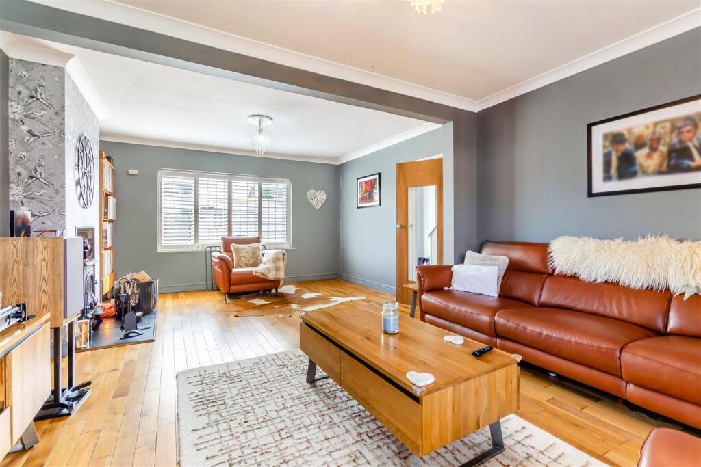 8639118-interior06v2.jpg