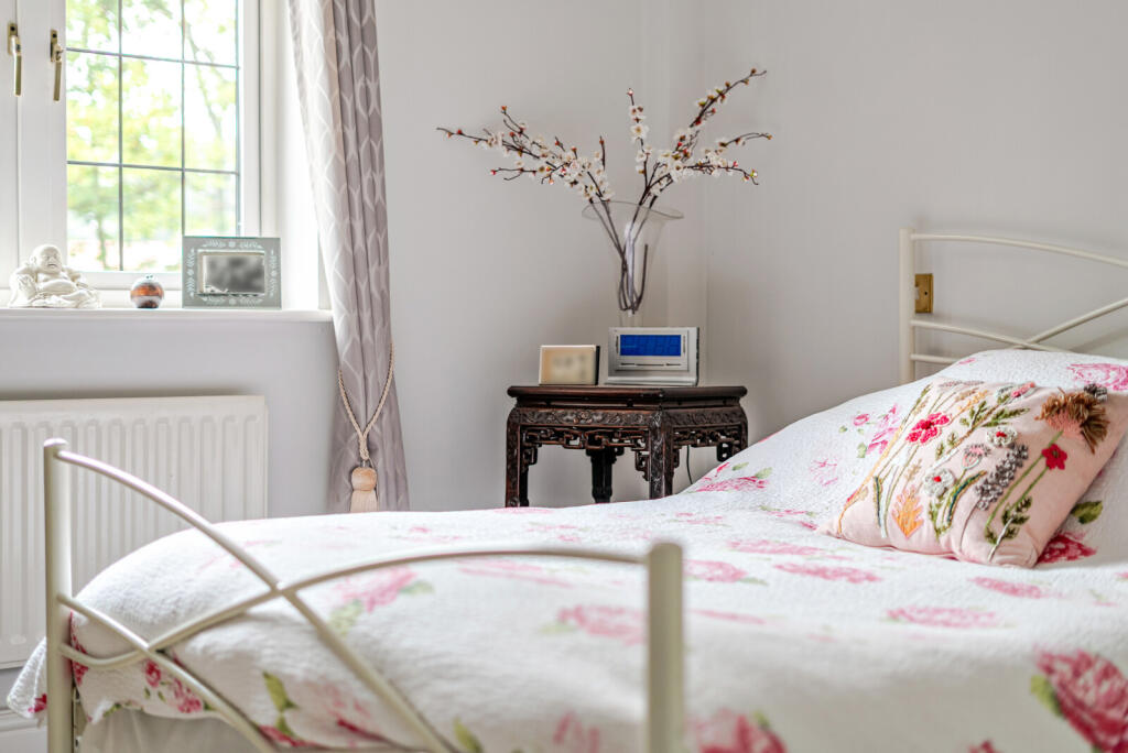 1361990-6-68de48c...