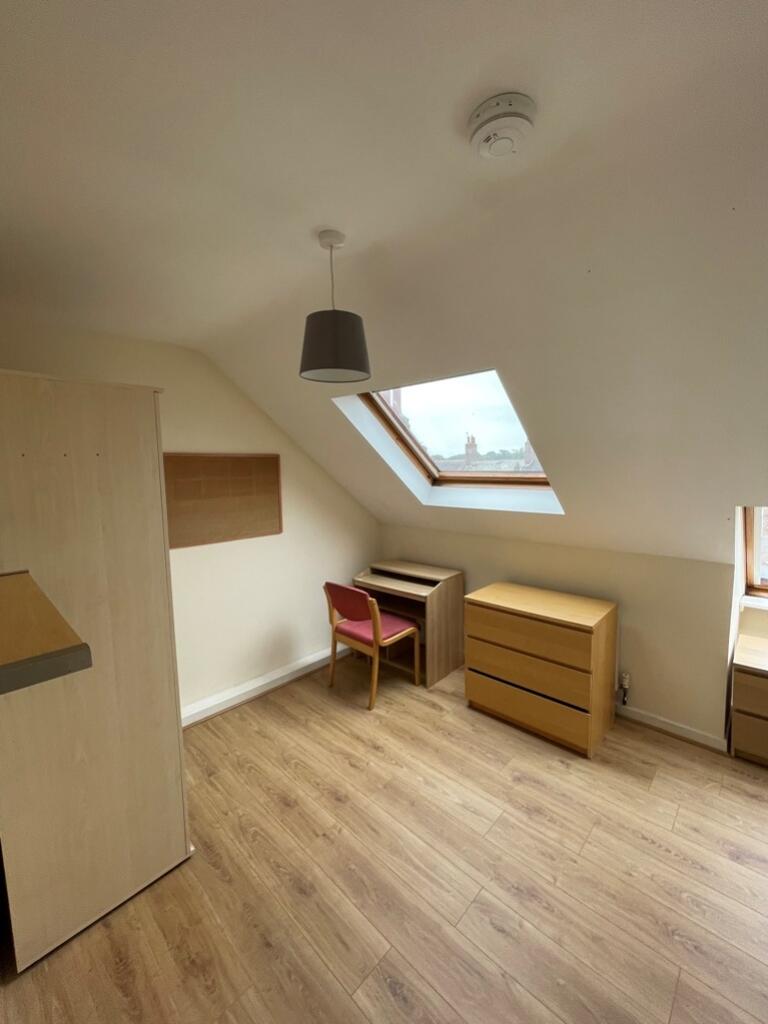 102 Manor House Road03
