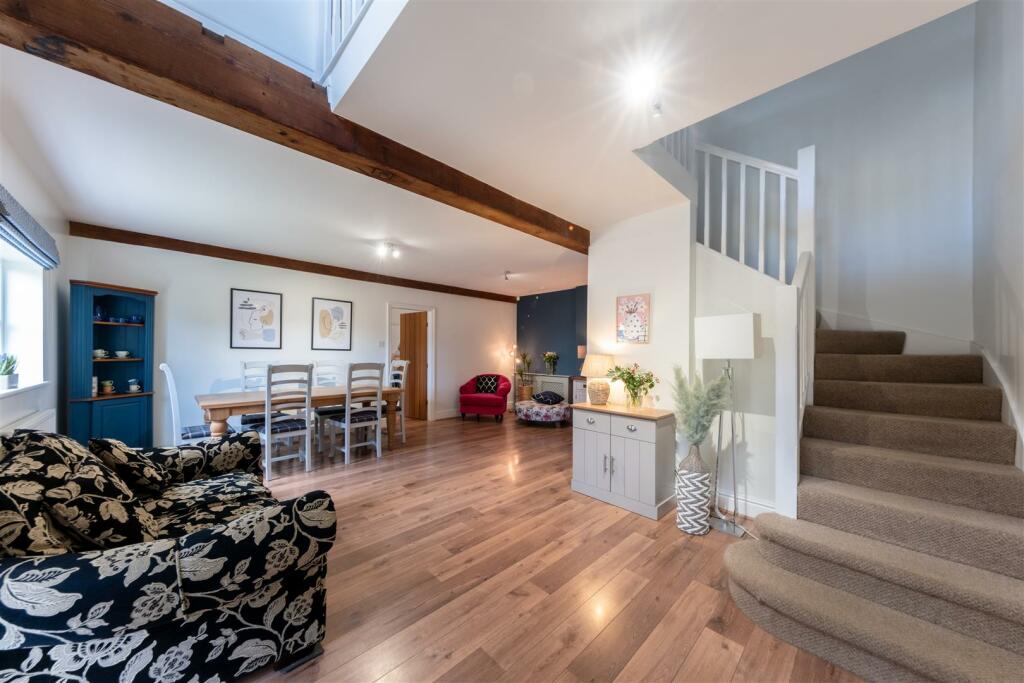 Oakley Barns-012.jpg