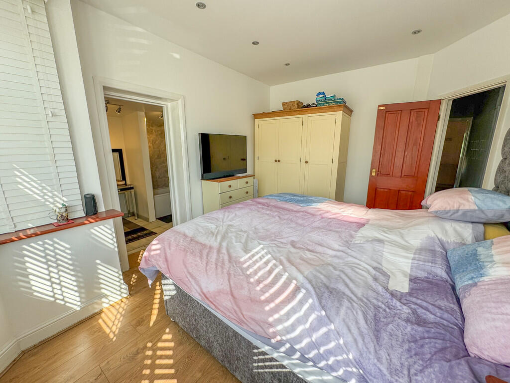 bed 1