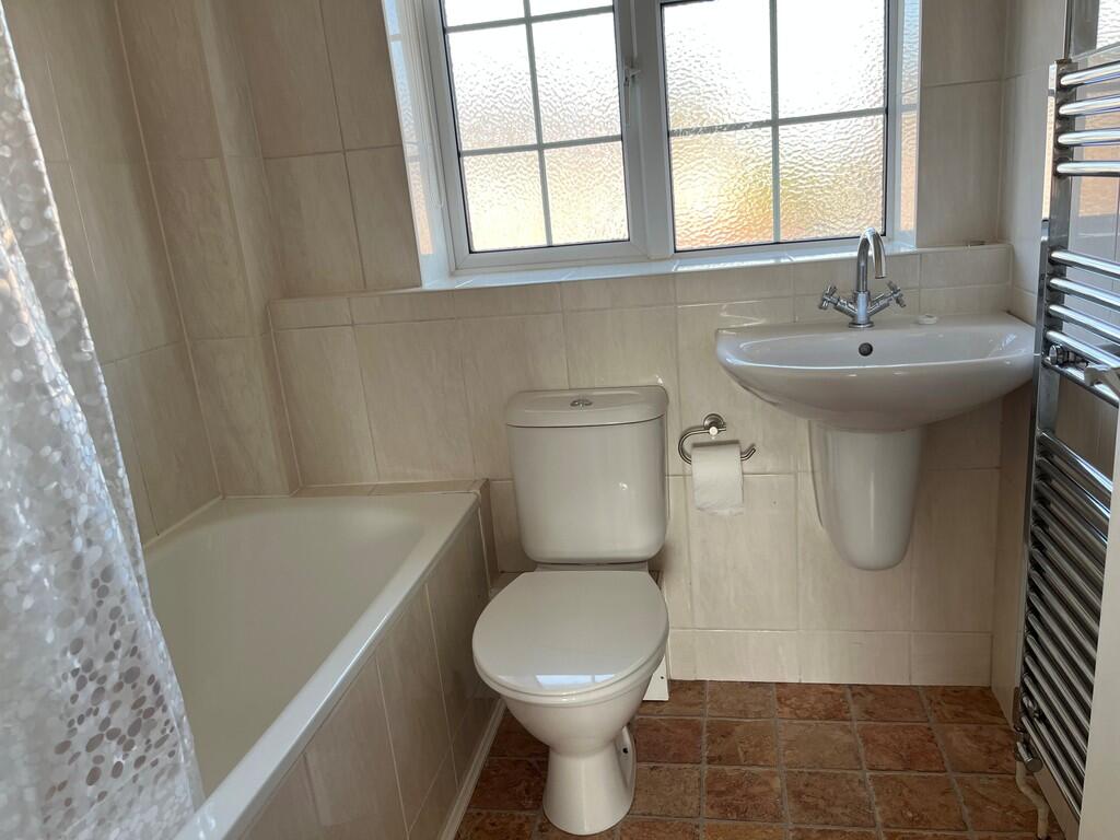 42 Taunton Road 1...