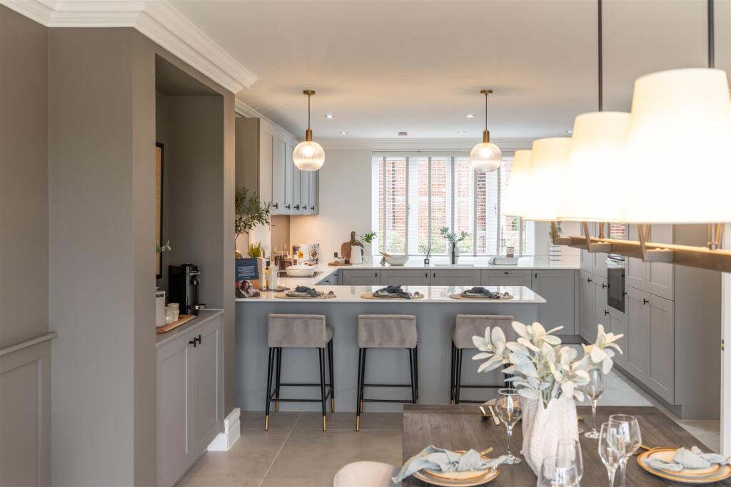Kitchen / Dining
