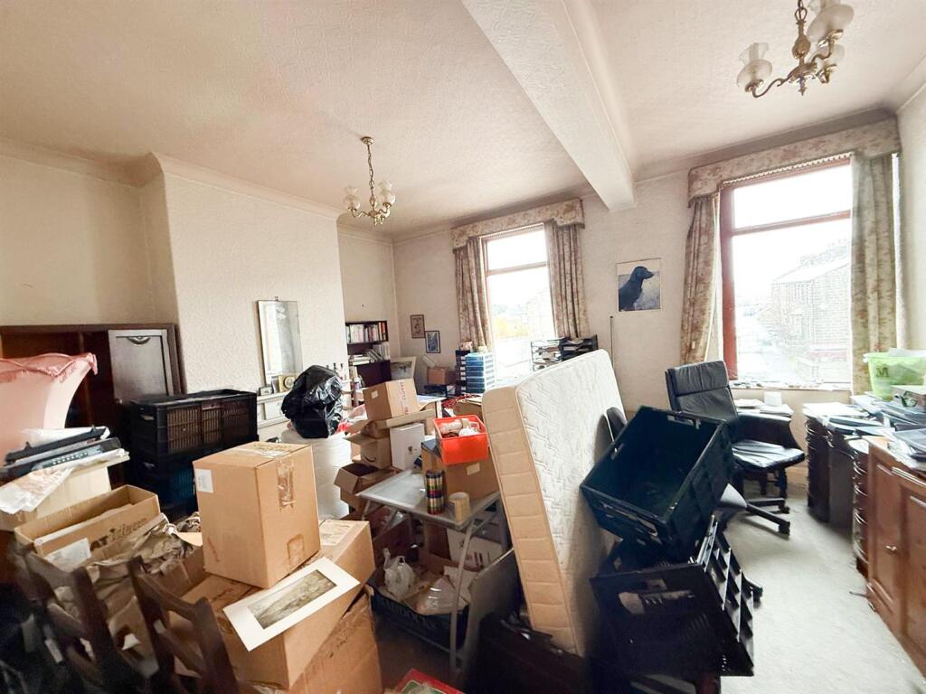 5 bed terrace Cross Hills