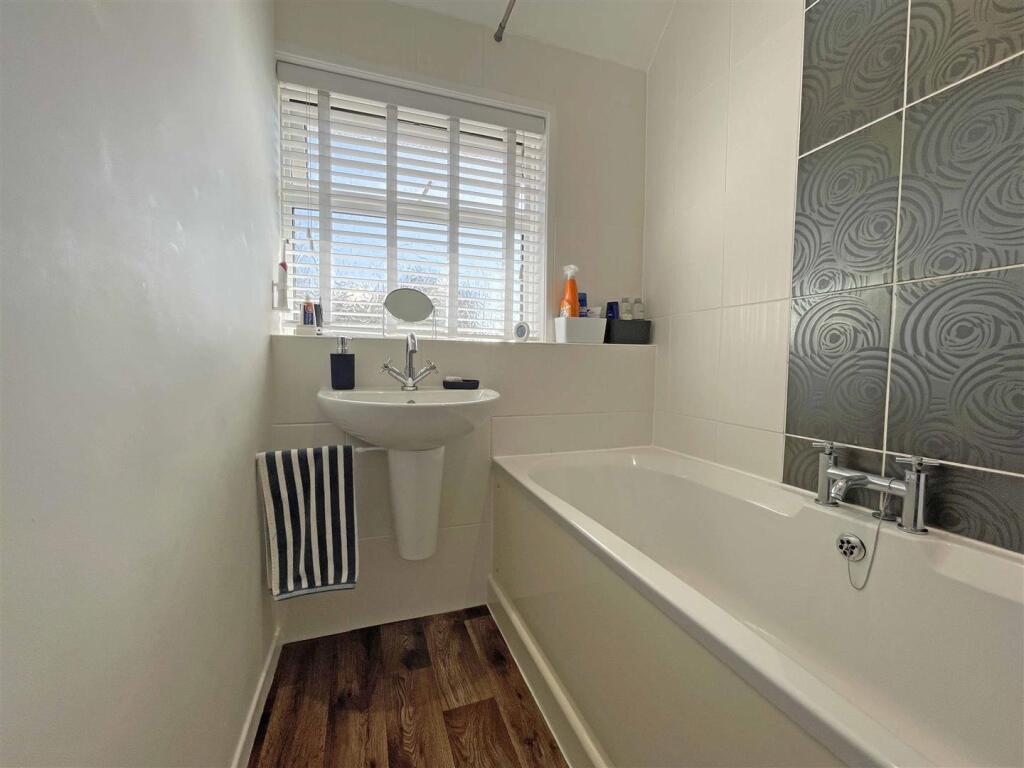 Pike Road 10 - Bathroom.jpg