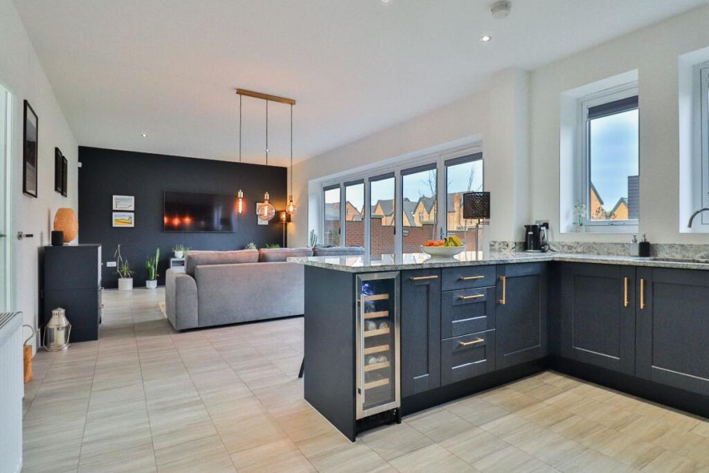 Kitchen/family room II