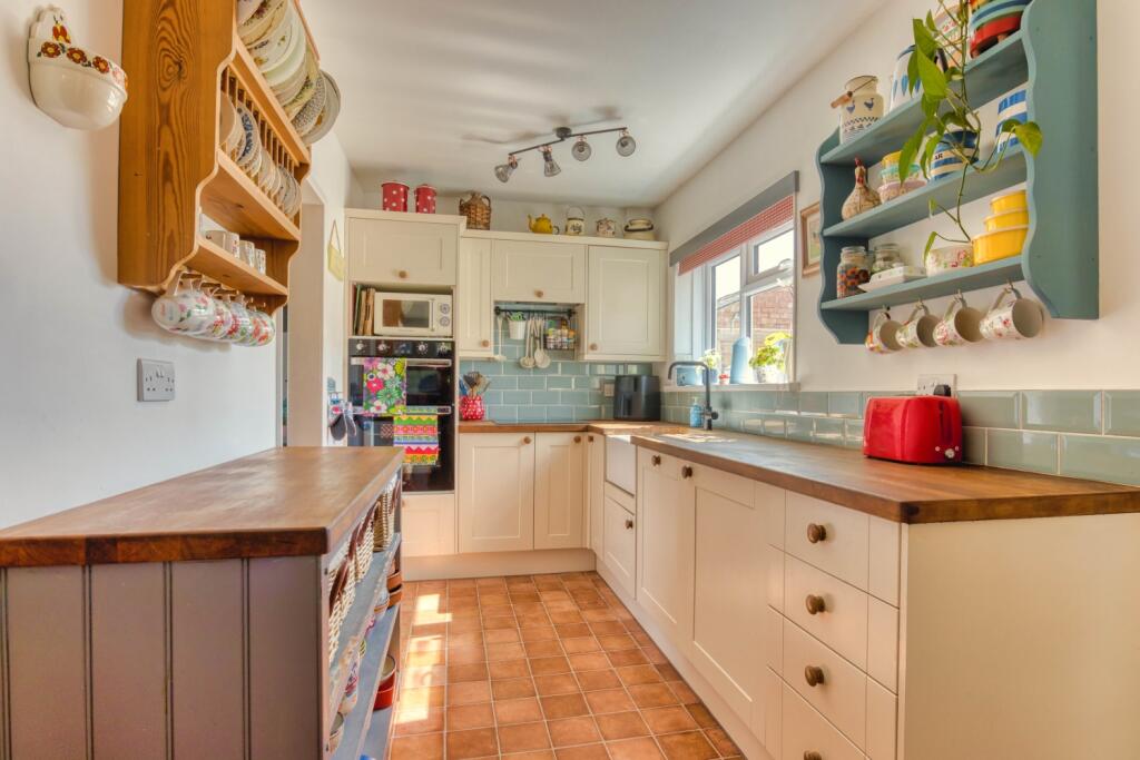 Ewemove Taunton - Elms Estate (4)