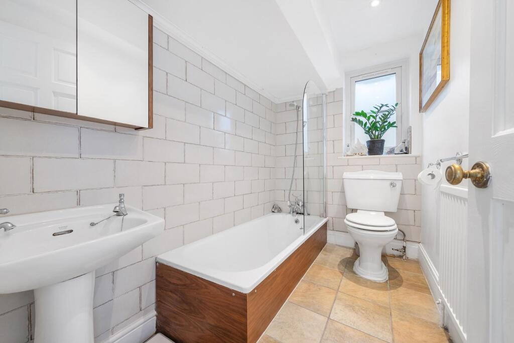 Bathroom.JPG