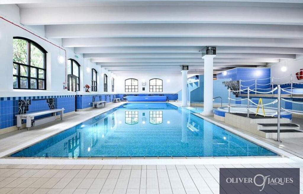 Swimming Room
