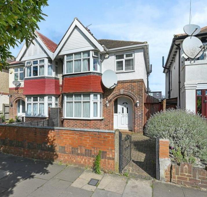 Teignmouth Gardens, Greenford, Middlesex, UB6