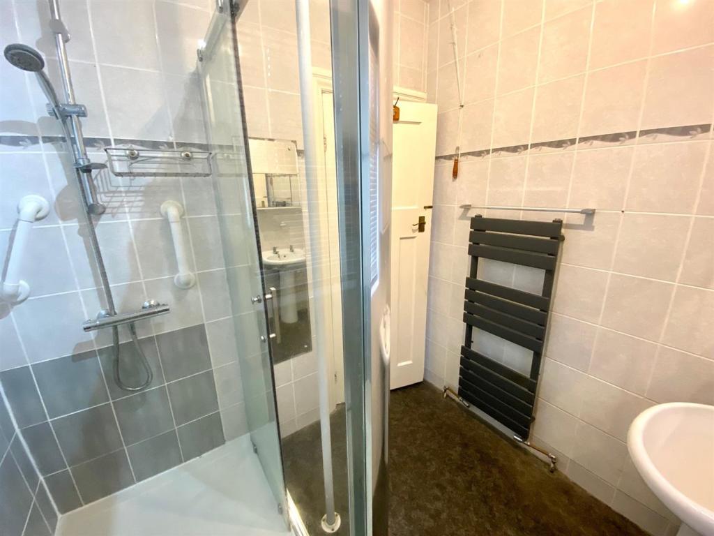 kitson hill road 34 shower 2.jpg