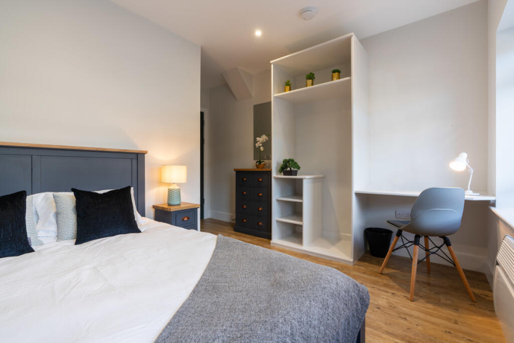 Flat 2, 124 Walter Road Kitchen 3