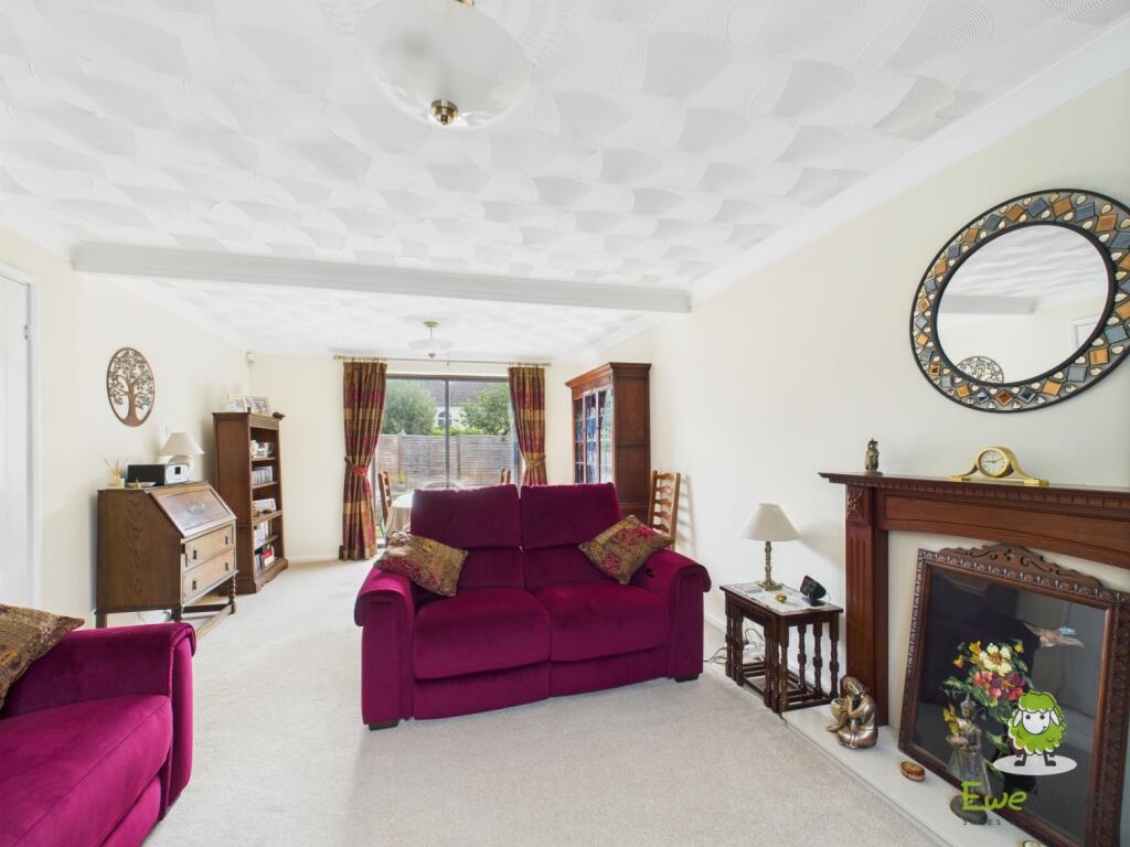 EweMove Basingstoke Olivers Close 