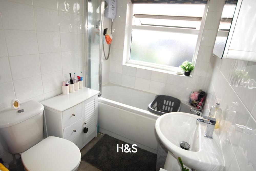 244 Church Road - Bathroom.jpg