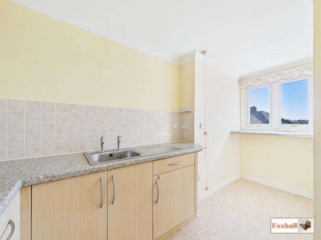 Kitchen Breakfast (L Shaped)