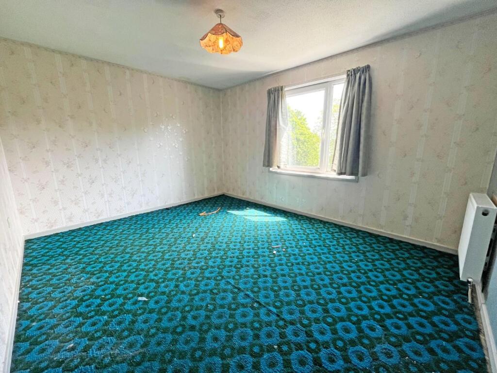 Bed 1.jpg