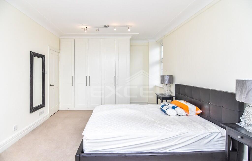 MASTER BEDROOM (1...