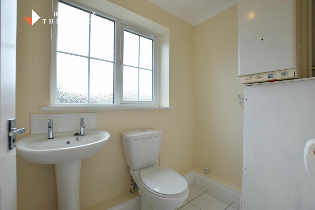 GROUND FLOOR CLOAKROOM