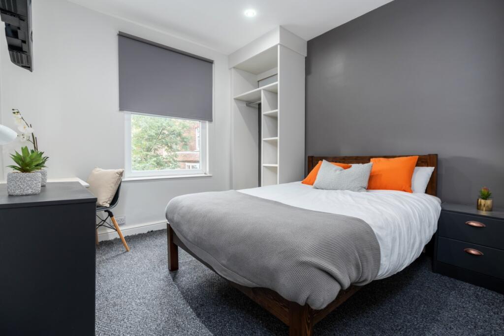 2 Lombard Grove, Bedroom 1