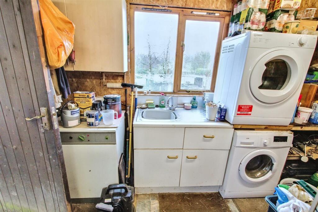 Garage/Laundry Space