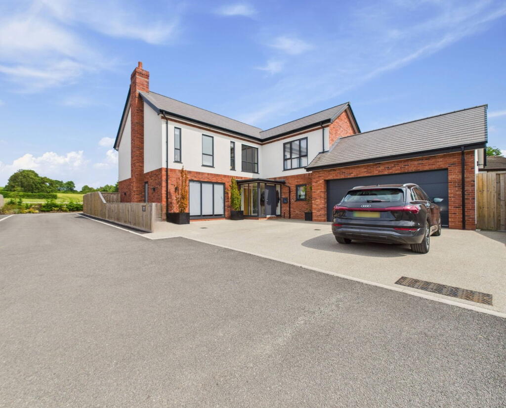 Greenfields off Gaw Hill Lane