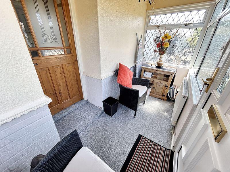 Front porch/sun lounge