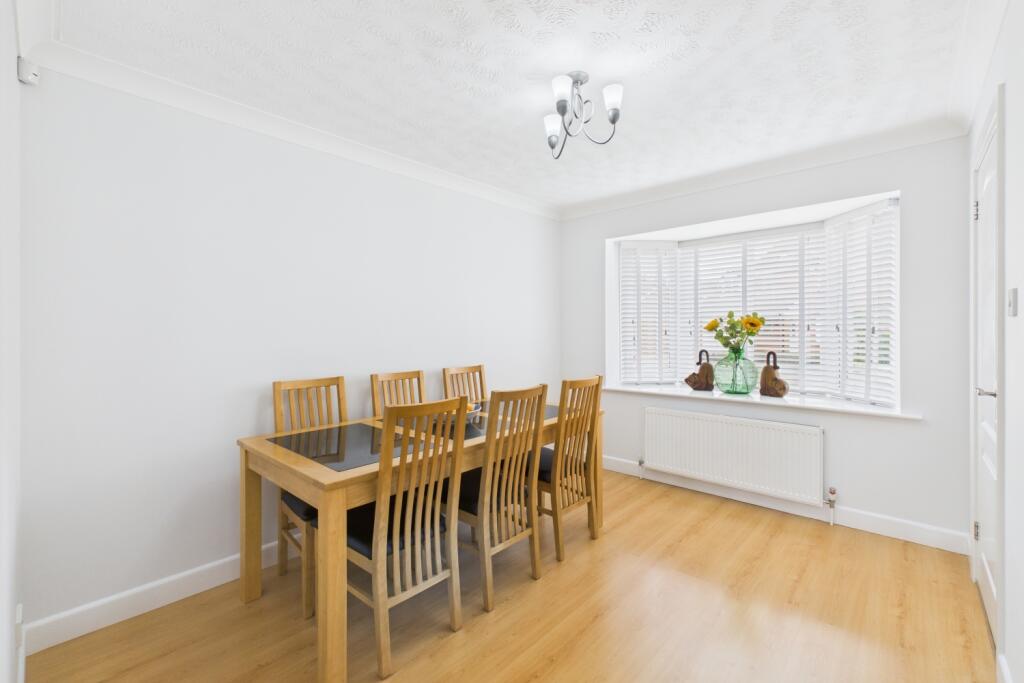 CAM03162G0-PR0302-STILL003