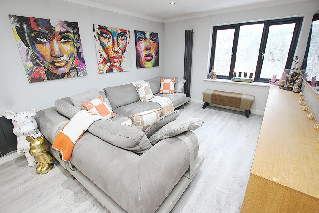Lounge/Kitchen