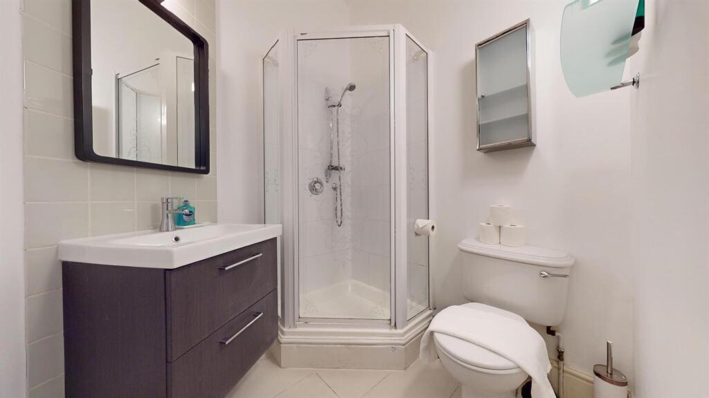 Flat 1 167 CRbathroom2.1.jpg