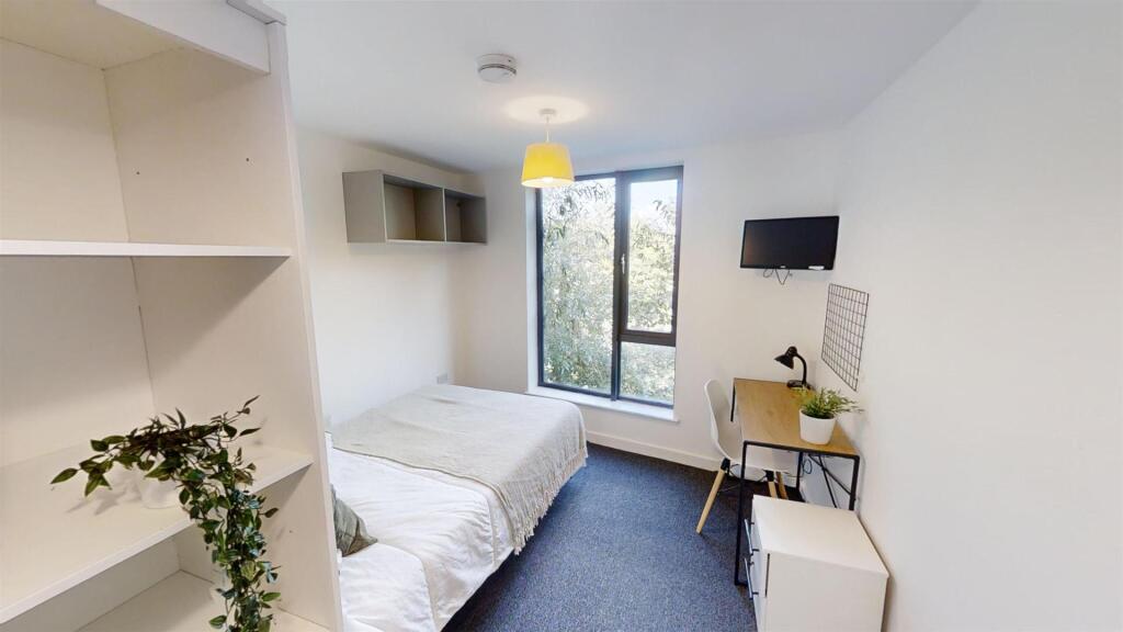 Flat-1-Widcombe-Wharf-Bath-09162024_162929.jpg