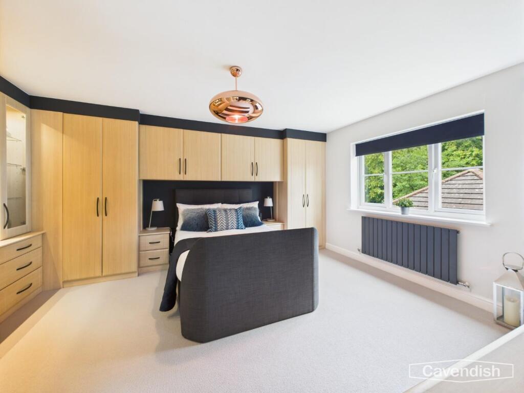 PRINCIPAL BEDROOM