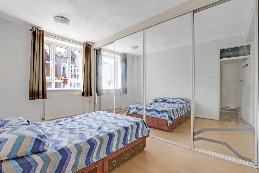 01-5ad4JHPropWorld - 77a Sydenahm Road - 2-small.j